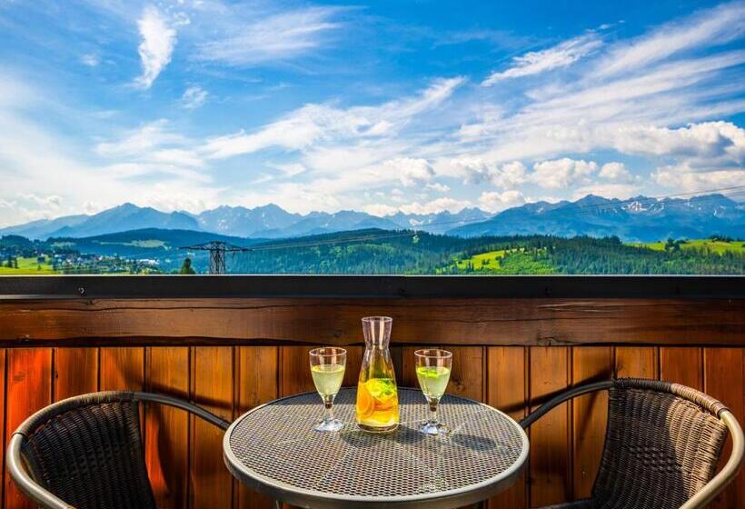 اتاق استاندارد سه نفره, Willa Majerczyk