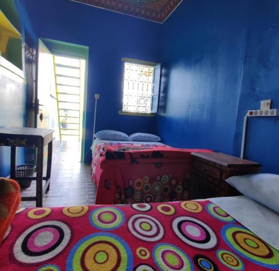 اتاق استاندارد چهارنفره با سرویس بهداشتی مشترک, Medina