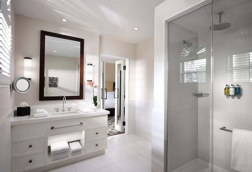 جناح لذوى الاحتياجات الخاصة, Cloister At The Boca Raton