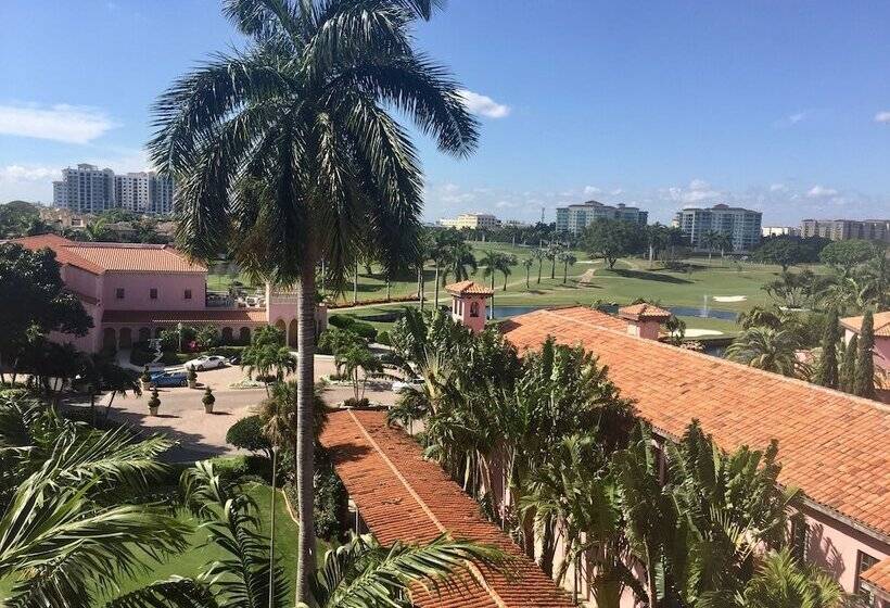 جناح غرفتين نوم, Cloister At The Boca Raton