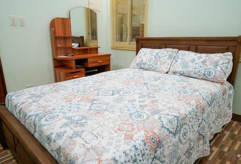 اتاق استاندارد با بالکن, Ms Mountain Cabin