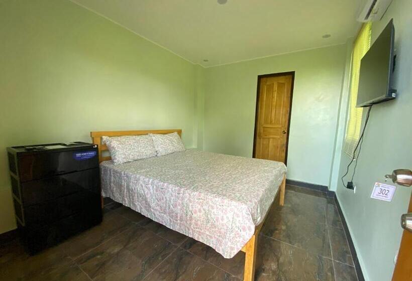 اتاق استاندارد با چشمانداز کوهستان, Ms Mountain Cabin