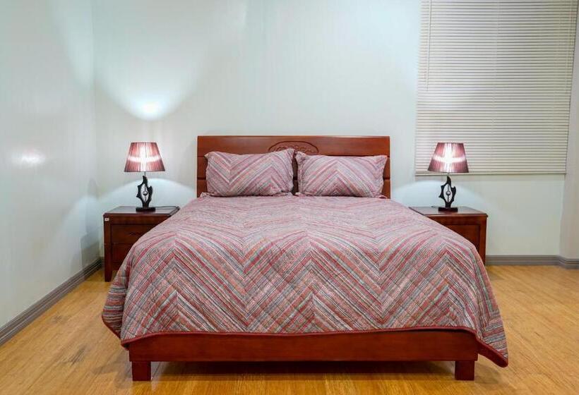 سوییت جونیور با چشمانداز دریا, Ms Mountain Cabin