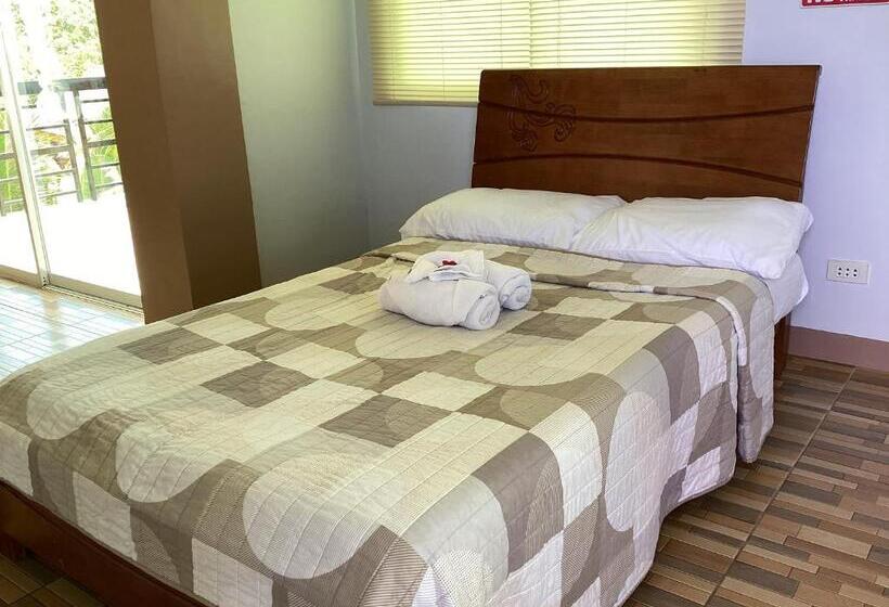 سوییت جونیور با چشمانداز دریا, Ms Mountain Cabin