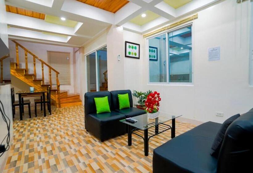 سوییت جونیور با چشمانداز دریا, Ms Mountain Cabin