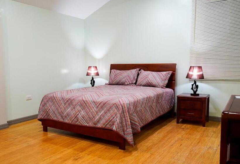 سوییت جونیور با چشمانداز دریا, Ms Mountain Cabin