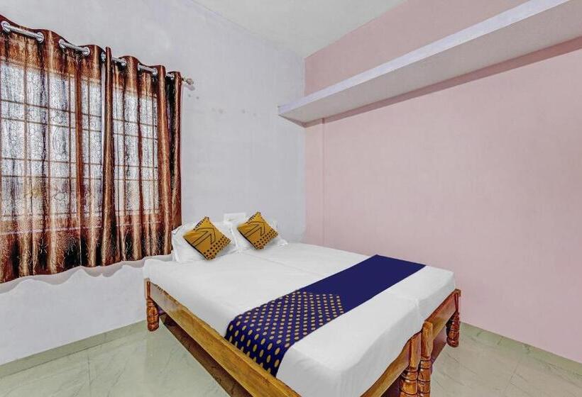 トリプルクラシックルーム, O Suhas Residency