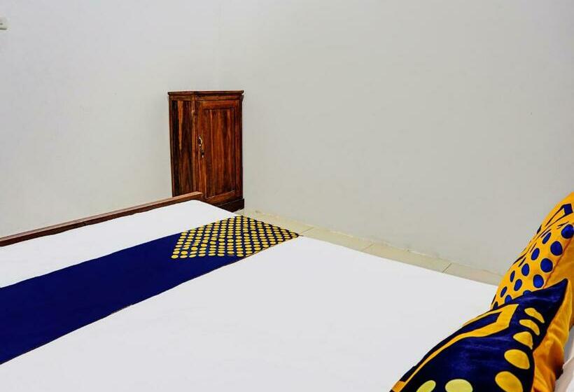 Номер Economy, Spot On 92183 Komang Resort Klayar