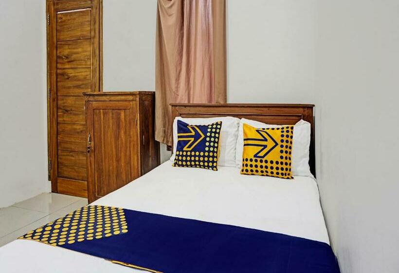 Номер Стандарт, Spot On 92183 Komang Resort Klayar