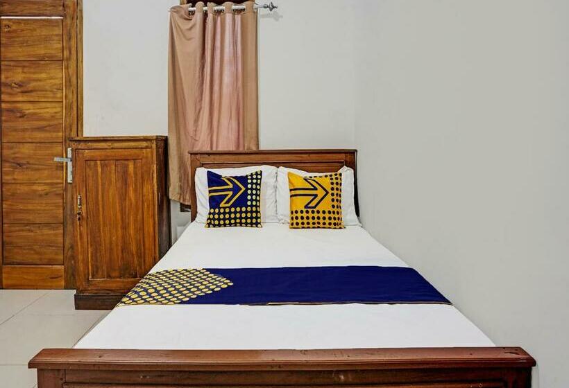 Номер Стандарт, Spot On 92183 Komang Resort Klayar