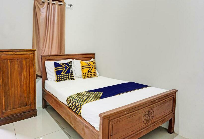 Номер Стандарт, Spot On 92183 Komang Resort Klayar