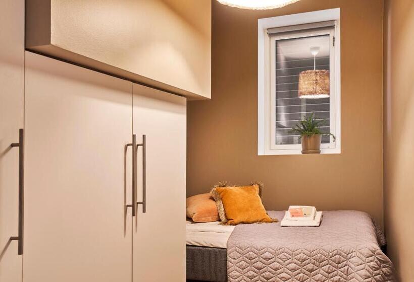 דירת שני חדרים, Krüger S Crib By Staysville