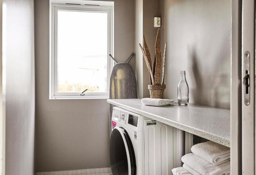 דירת שני חדרים, Krüger S Crib By Staysville