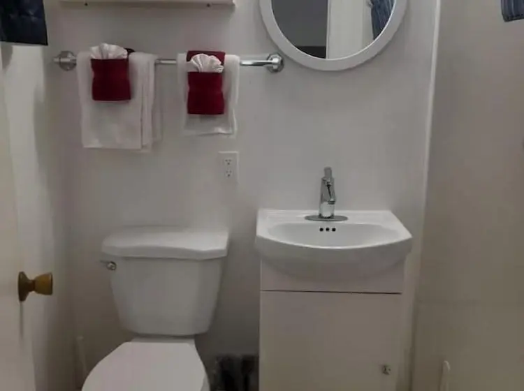 エコノミールーム, Three Island Motel