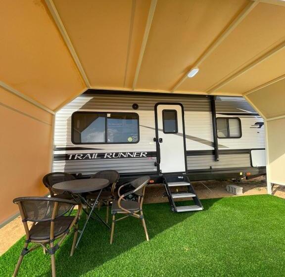 스탠다드 룸 가든 전망, منتجع واحة الفريد للايواء السياحي بمدينة العلا