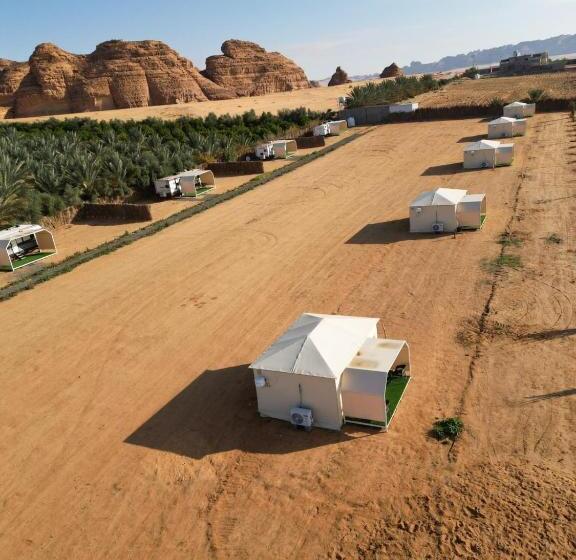 스탠다드 룸 킹사이즈 침대, منتجع واحة الفريد للايواء السياحي بمدينة العلا