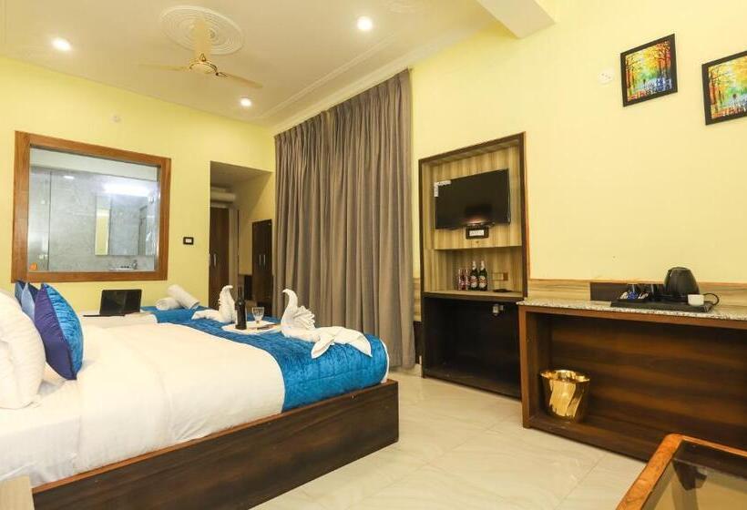 غرفة قياسية ثلاثية, Yellow Nest Inn