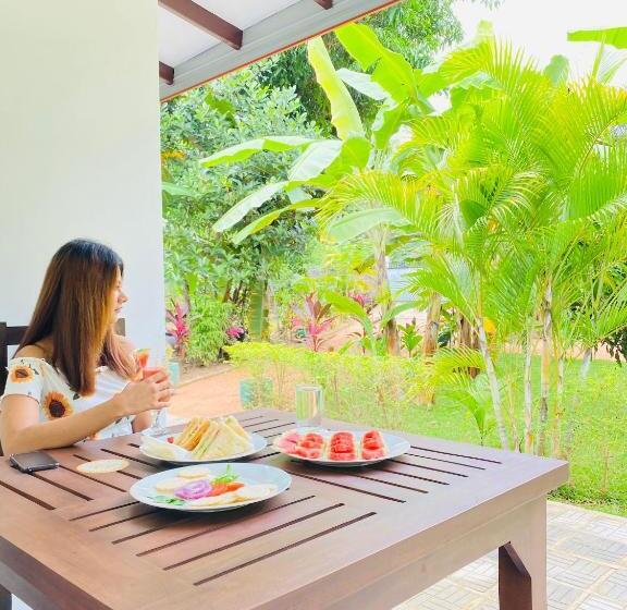 デラックスルーム, The Hutt Habarana