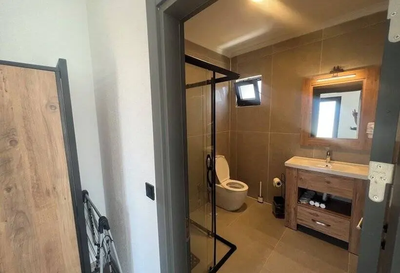 اتاق استاندارد سه تخته با چشم‌انداز باغ, Tolstoy Un Bisikleti Otel