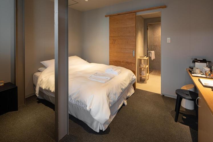 غرفة قياسية, Arita Huis