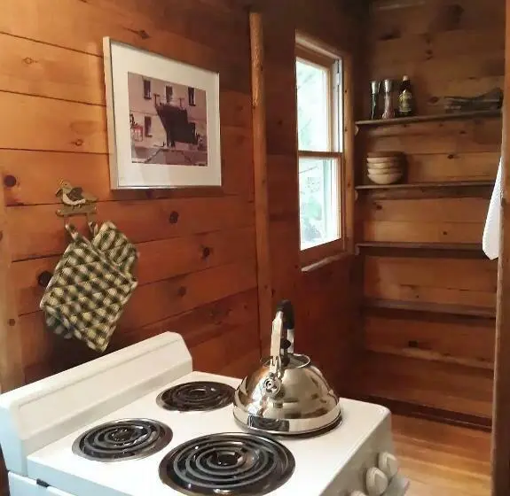 スタンダードルーム, Adirondack Cottage Retreat