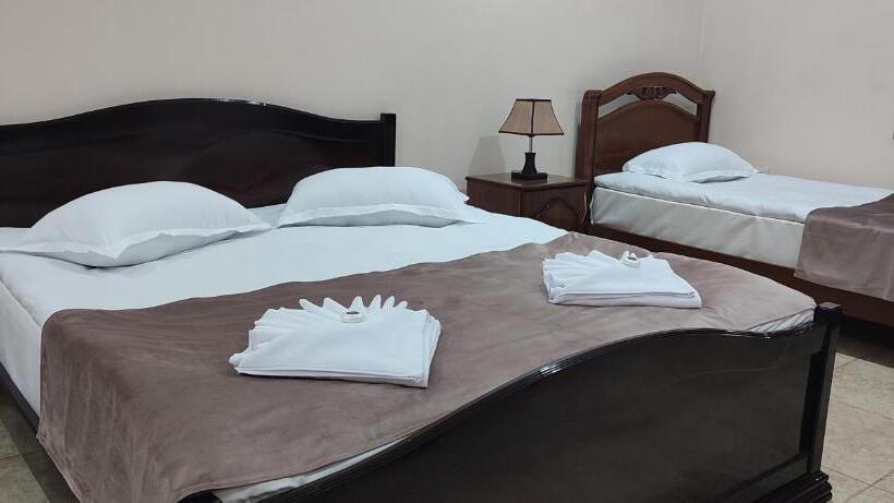 Номер Стандарт Трехместный, Sweet Home Hotel Meghri