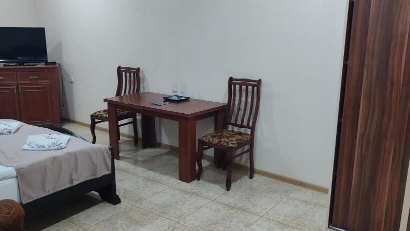 Семейный Номер, Sweet Home Hotel Meghri