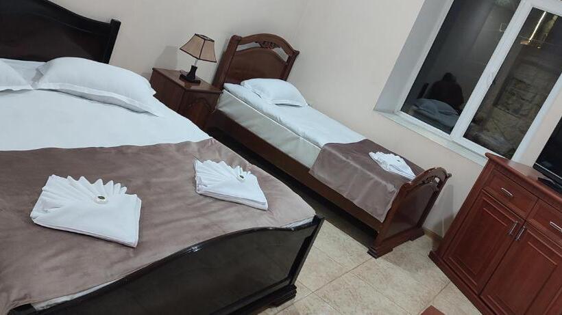 اتاق خانوادگی, Sweet Home Hotel Meghri