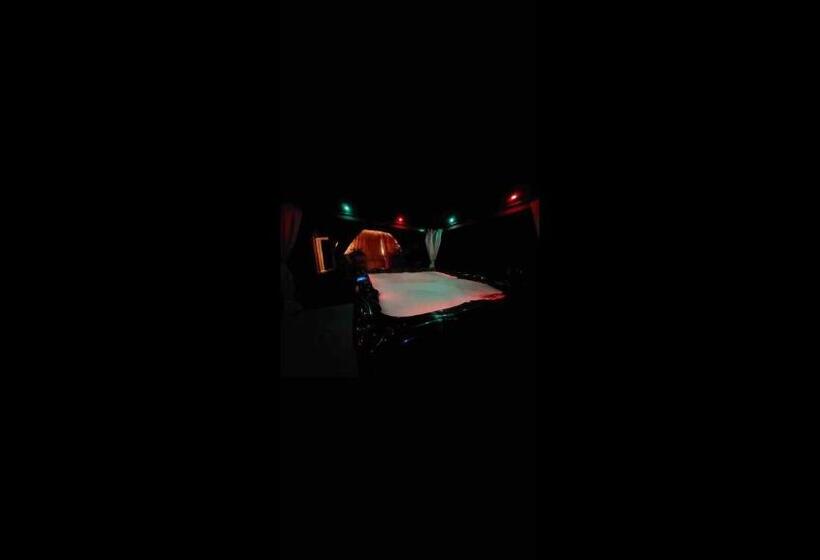 Дом 1 Спальня, Time Stops Here At Home