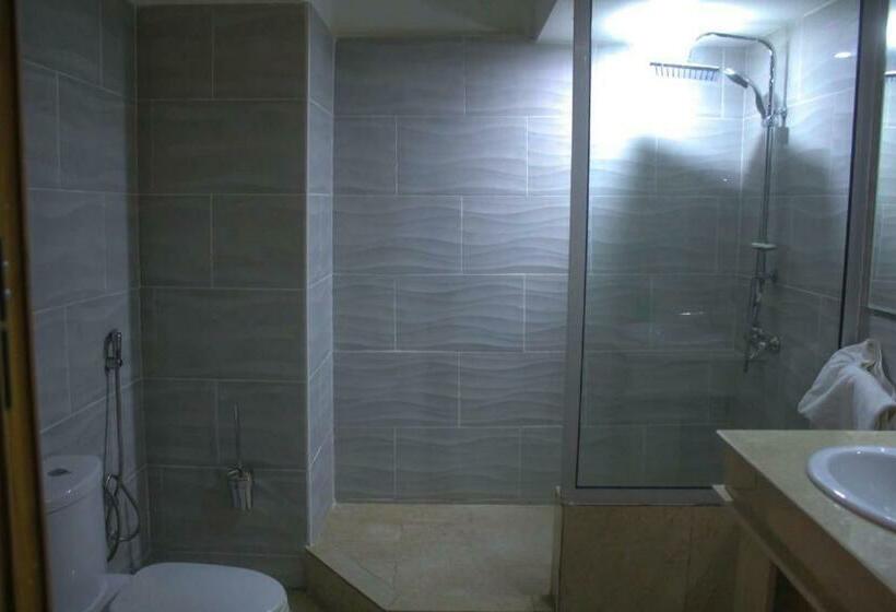 سوییت لوکس, Andalusia