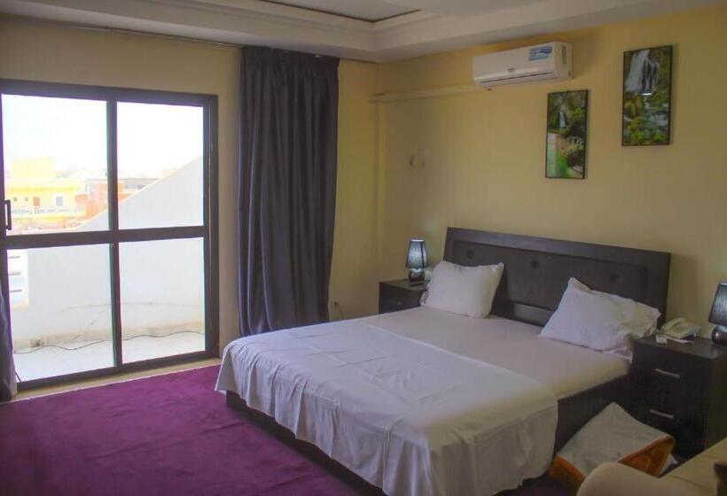 سوییت لوکس, Andalusia