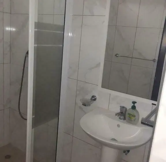 اتاق استاندارد با سرویس بهداشتی مشترک, Casa Minga & Tatol