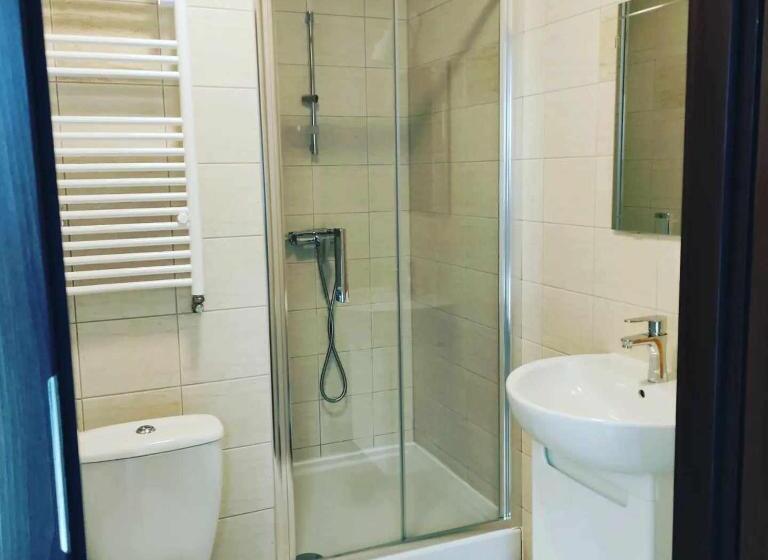 标准间, Dworek Cieszków