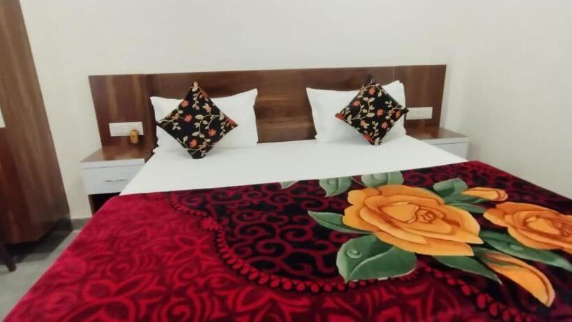 Номер Deluxe, The Nirmala Palace