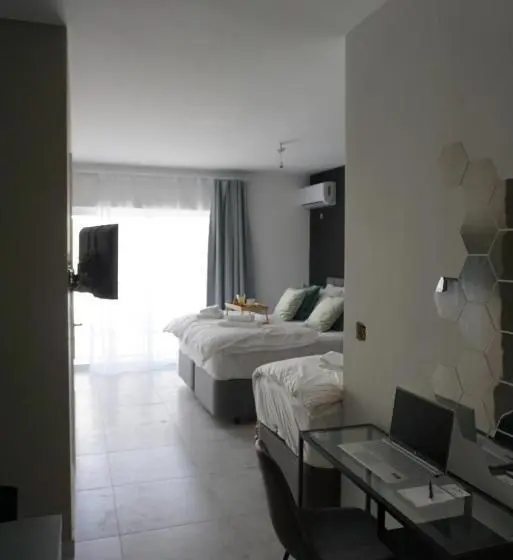 سوئیت جونیور خانوادگی, Korzo Suites