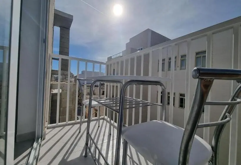 سوئیت جونیور خانوادگی, Korzo Suites