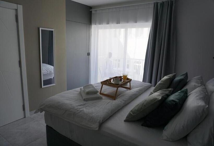 سوئیت جونیور خانوادگی, Korzo Suites