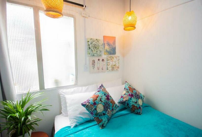 اتاق استاندارد, Spring Hostel