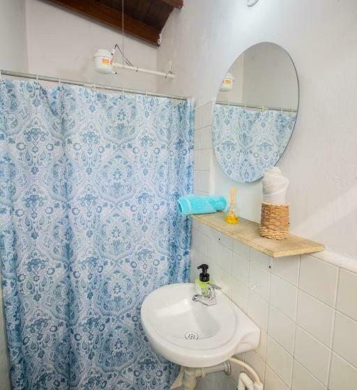 اتاق استاندارد, Spring Hostel