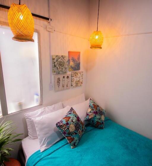 اتاق استاندارد, Spring Hostel