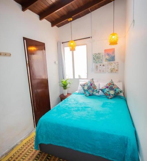 اتاق استاندارد, Spring Hostel