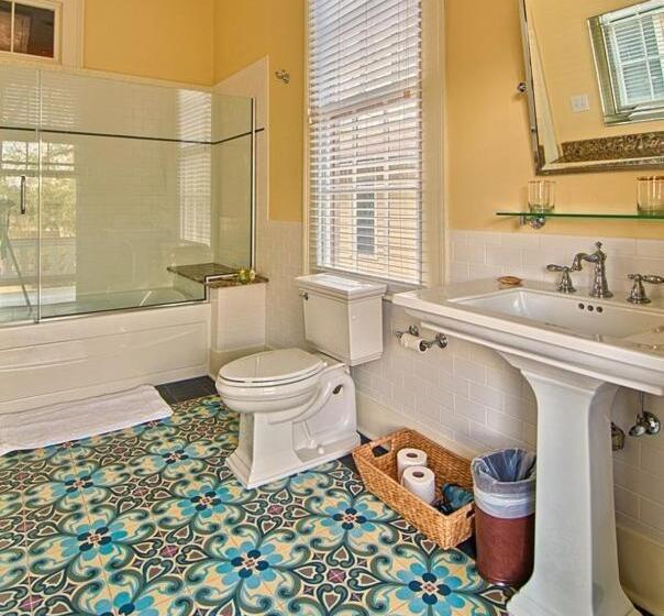 Люкс с Балконом, Fort Conde Inn Mobile