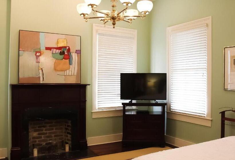 Президентский Люкс, Fort Conde Inn Mobile