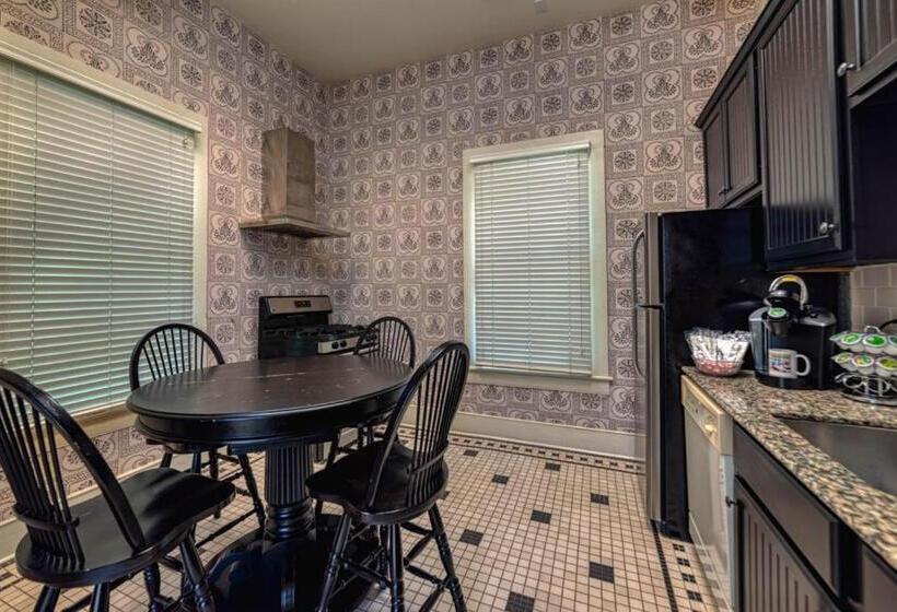 Семейное Бунгало, Fort Conde Inn Mobile