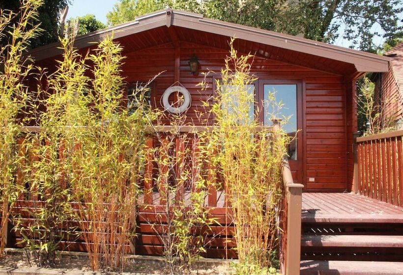 شقة غرفة واحدة, Kings Head Inn