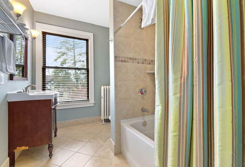 غرفة قياسية, Debary Inn