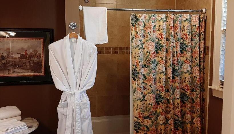 غرفة قياسية, Debary Inn