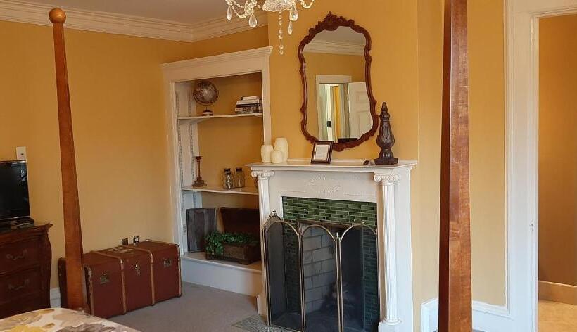 غرفة ديلوكس, Debary Inn