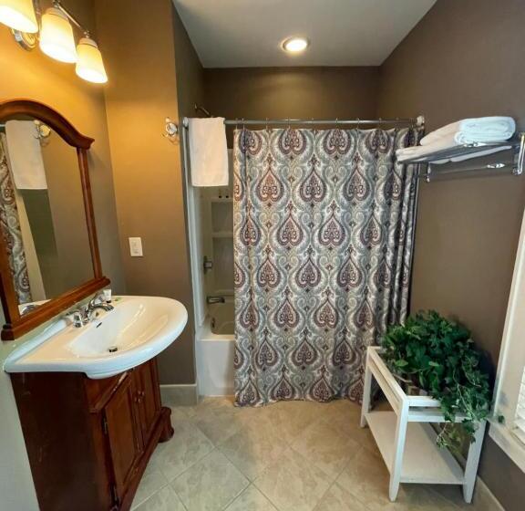 غرفة كومفورت, Debary Inn