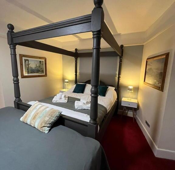 Семейный Номер, Castle Inn